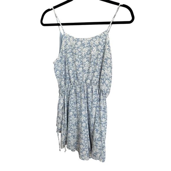 Altar'd State Women's Blue + White Floral Wrap Tank Romper Size Medium - Picture 4 of 5